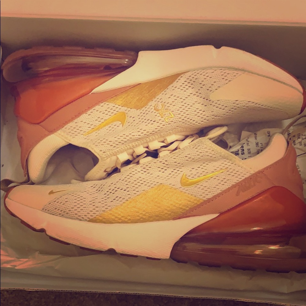Casual shoe